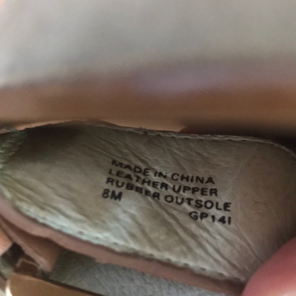 MICCHAEL KORSE WEDGE SANDAL WITH WIDE BUCKLE . - Picture 6 of 13